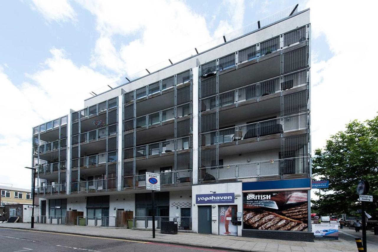 Stylish 2 Bedroom Flat With Balcony In London Eksteriør billede